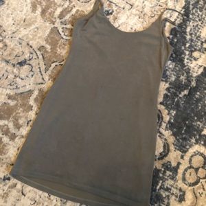 Lulu’s olive green dress